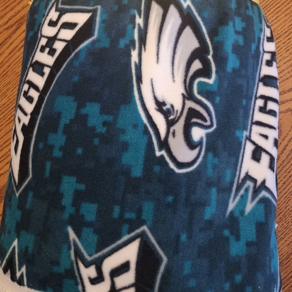 10 YARDS - Eagles Fleece Material - Picture 2 of 2